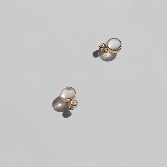 CYRIL STUDIO “AURORA STUDS” 14K YELLOW GOLD with MOONSTONE and DIAMOND - Picture 4 of 9